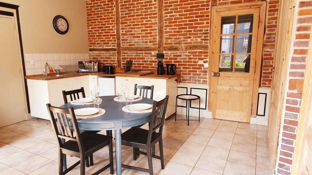 Apartmán Le 2 Pieces Avec Parking Prive Honfleur Exteriér fotografie